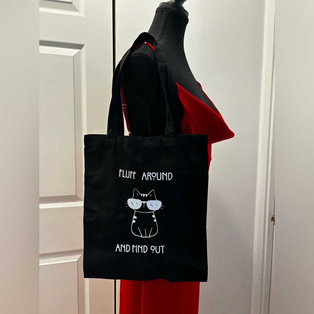 ๐ฅBNWT Tote Bag and Squeaky Dog Toy - Picture 2 of 4